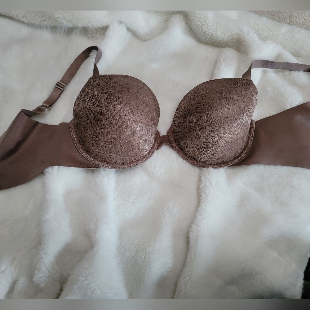 Taupe/ mauve silky with lace bra. Smoothing, back closure, demi 36D